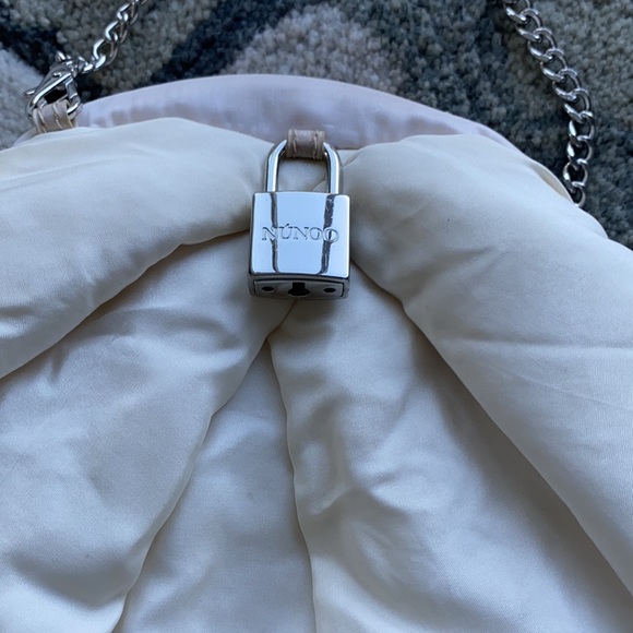 Nuńoo Shell Colored Bag - sustainable material collection - Picture 2 of 4